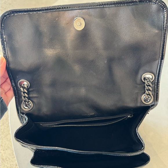 Yves Saint Laurent YSL Niki Chain Flap Bag Crocodile Embossed Patent in black - Picture 7 of 10